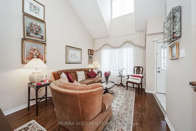 Additional image 37 of 10 Pauline Cres Unit 2