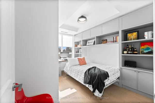 Additional image 22 of 25 Earlington Ave Unit #422