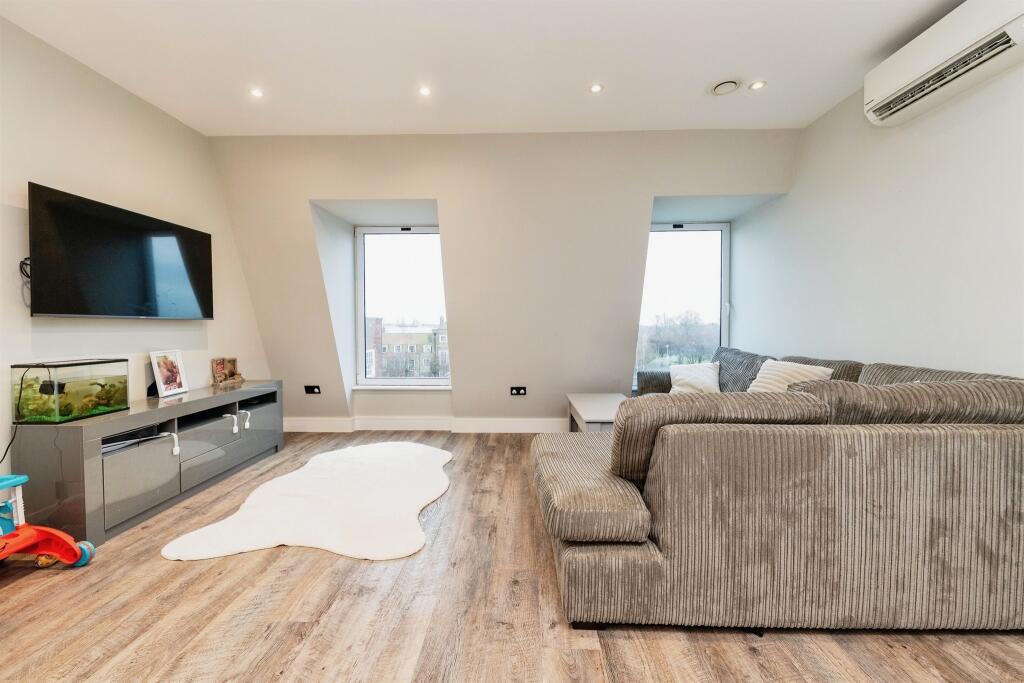 Additional image 5 of Parkway, Welwyn Garden City