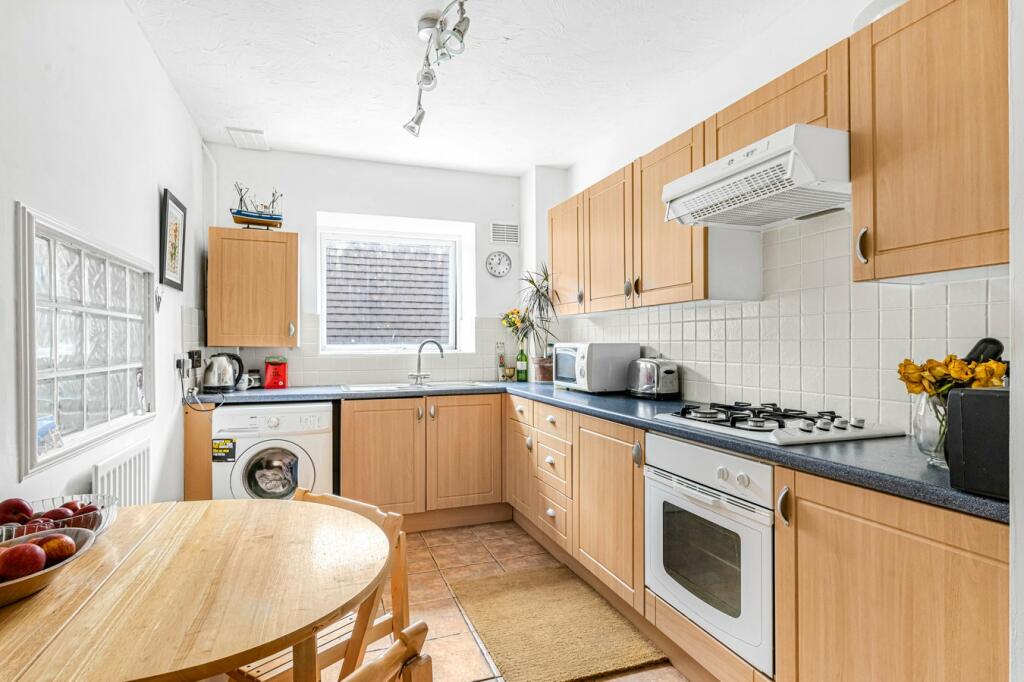 Additional image 4 of Bromley Road, Beckenham, BR3