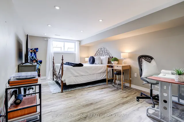 Additional image 4 of 703 Briar Cres