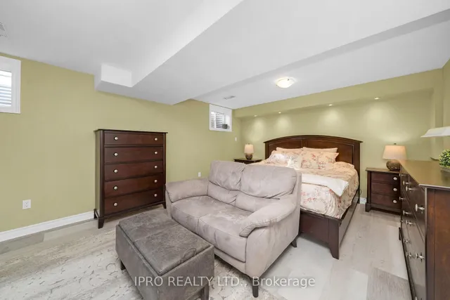 Additional image 31 of 1550 Grosvenor St Unit 32