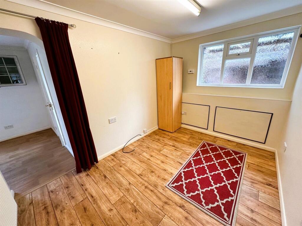 Additional image 13 of Derwent Drive, Crofton