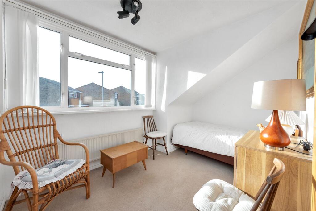 Additional image 9 of Shepherds Way, Harpenden