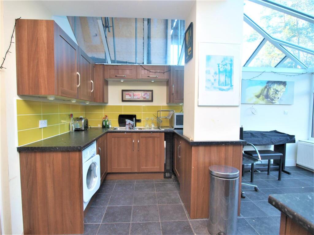 Additional image 7 of Godwin Road, Bromley, BR2