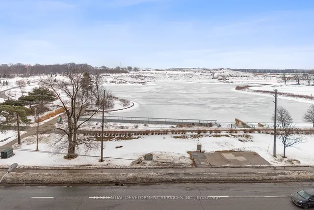 Additional image 24 of 3100 Keele St Unit 623