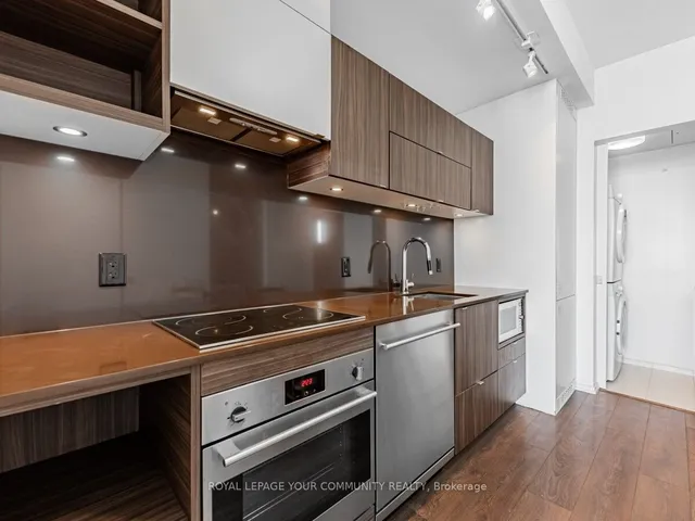 Additional image 13 of 125 Peter St Unit 1604