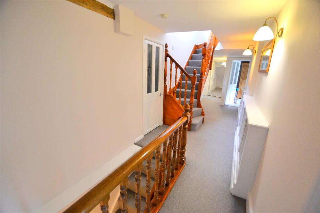 Additional image 27 of Woodside Green, Will Hill, Essendon