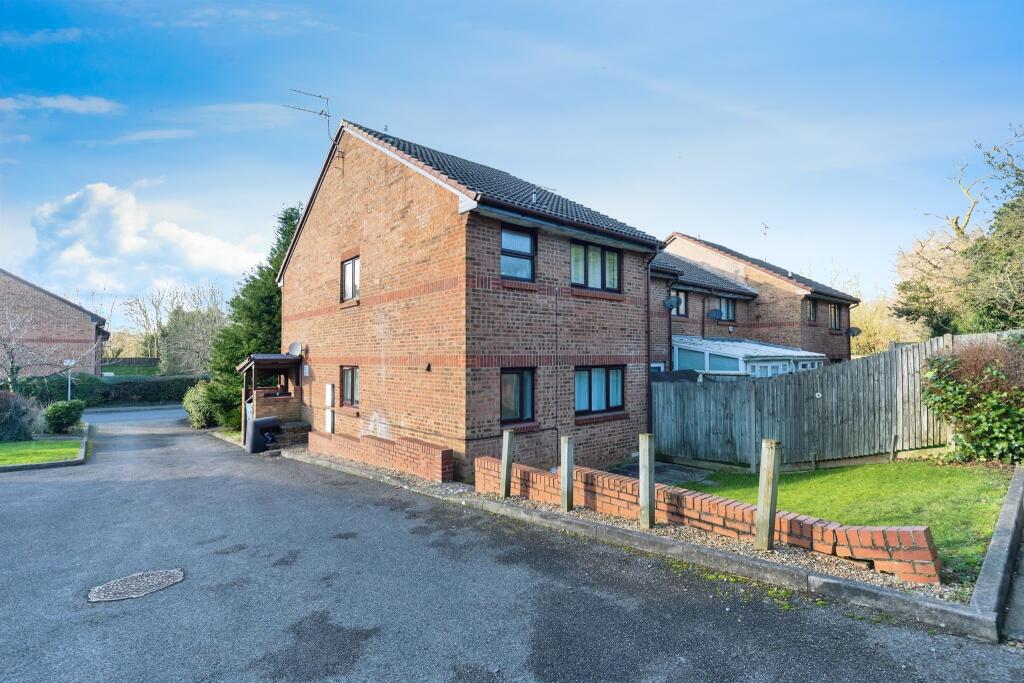 Additional image 14 of Tudor Close, Hatfield