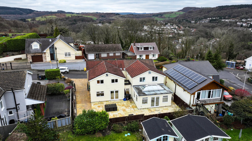 Additional image 41 of Orchard House, Pentwyn Road, Treharris, CF46 5BT