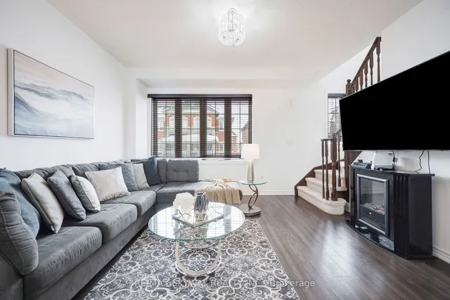 Additional image 8 of 14 Kayak Heights