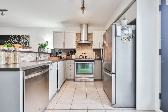 Additional image 8 of 1421 Walker's Line Unit 215