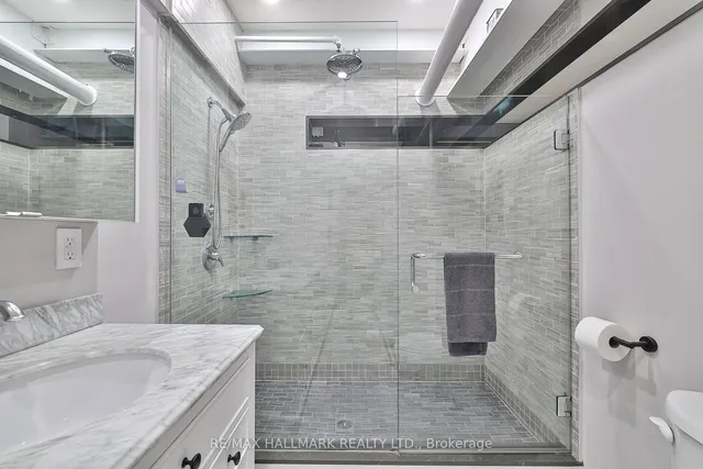 Additional image 24 of 326 Carlaw Ave Unit 215