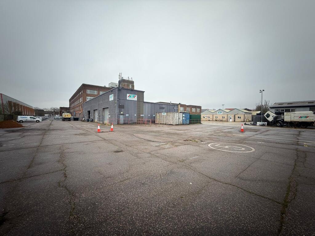 Additional image 2 of Central, Martinfield, Welwyn Garden City, AL7 1HG