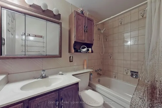 Additional image 34 of 37 Carl Cres