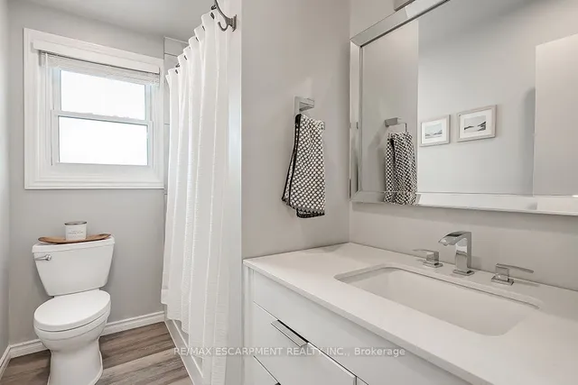 Additional image 29 of 693 Inverary Rd