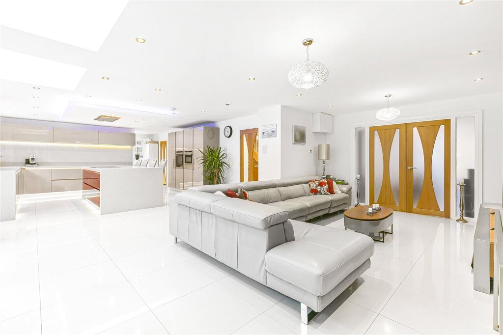 Additional image 10 of Pine Grove, Brookmans Park, Hertfordshire, AL9