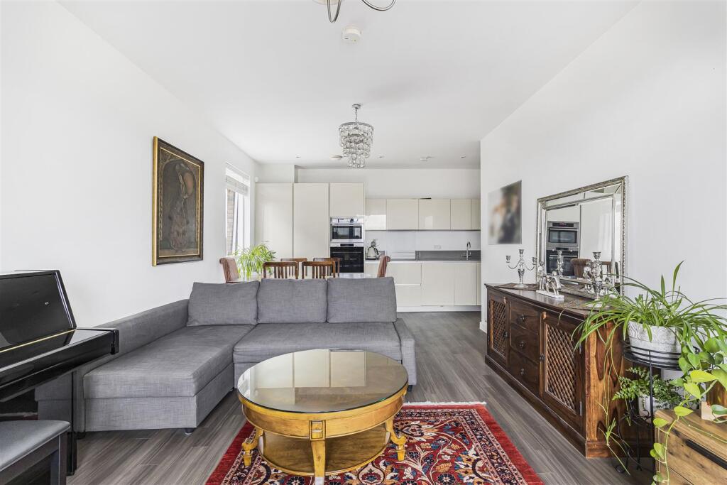 Additional image 6 of Woodpecker Way, Trumpington