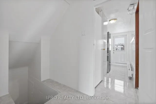 Additional image 26 of 15 Macdonell Ave