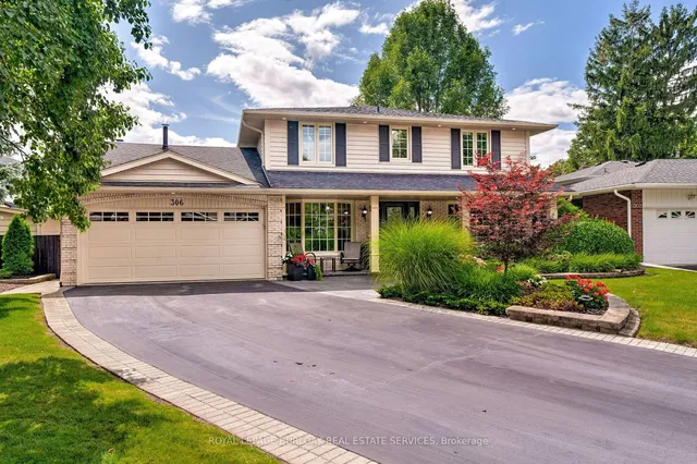 306 Oakwood Crt