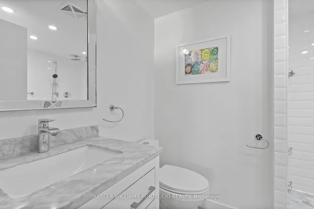 Additional image 26 of 10 Yonge St Unit 2212