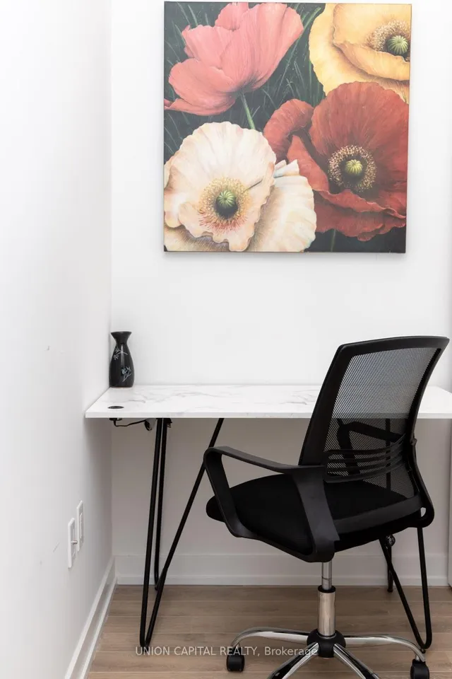 Additional image 11 of 158 Front St Unit 1313