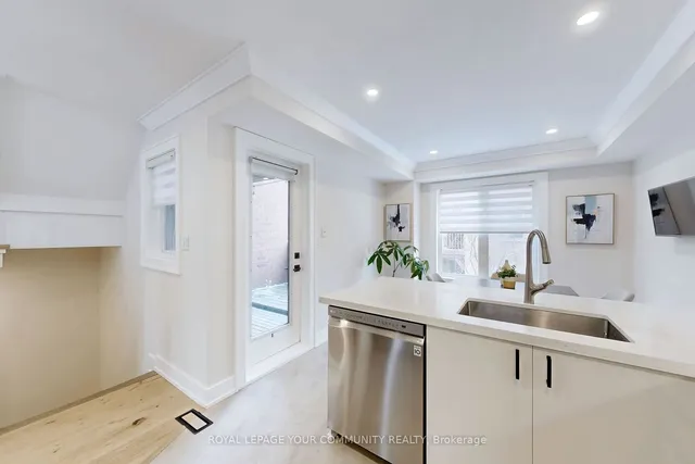 Additional image 10 of 19 West Deane Park Dr Unit 4