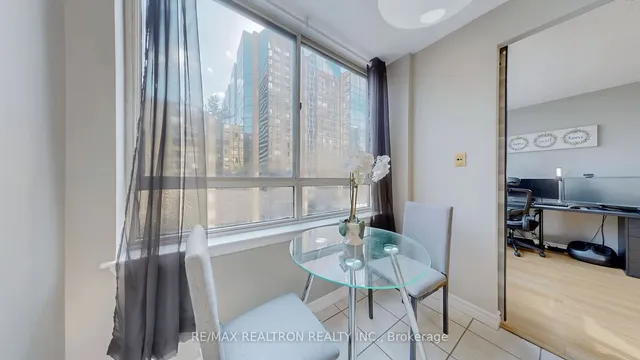 Additional image 18 of 633 Bay St Unit 1008