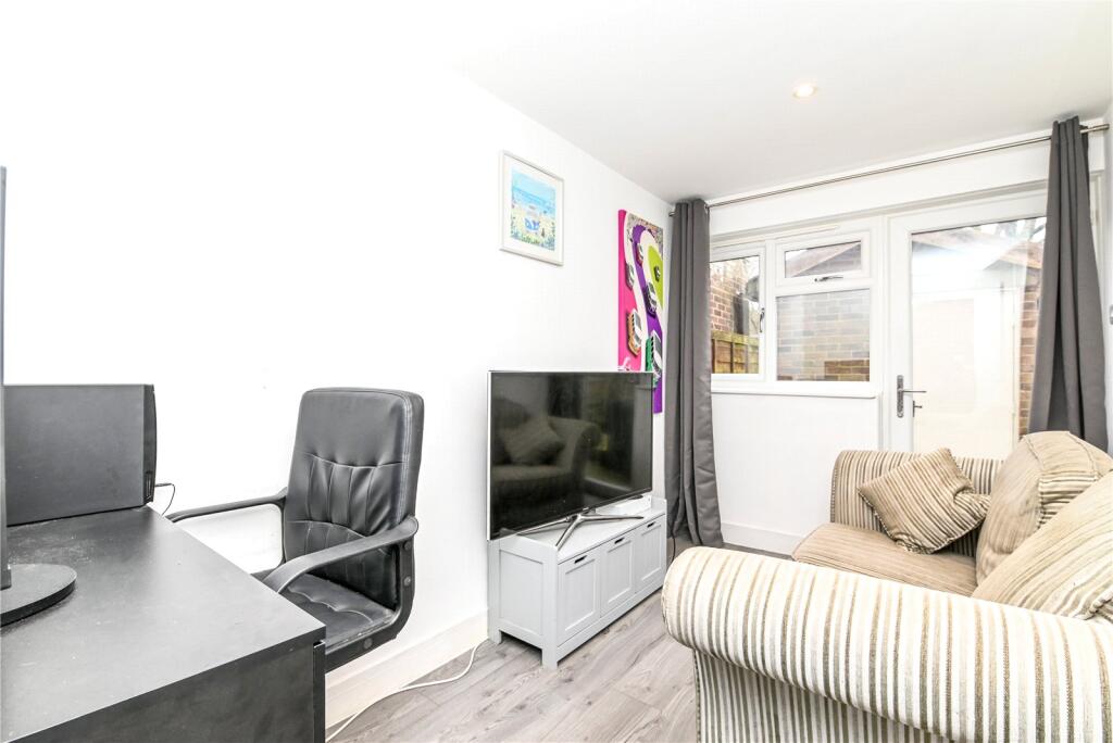 Additional image 3 of Davis Field, New Milton, Hampshire, BH25