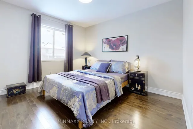 Additional image 27 of 1081 Holdsworth Cres