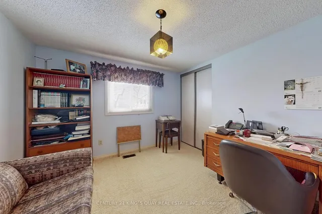 Additional image 33 of 37 Carl Cres