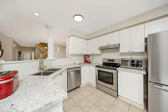 Additional image 12 of 1628 Cartwright Cres