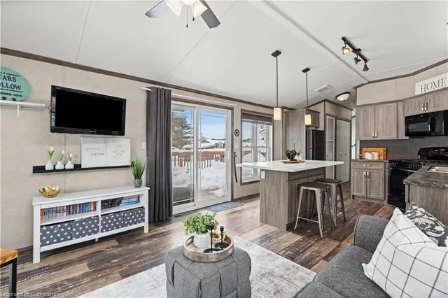 Additional image 5 of 4449 Milburough Line Unit 10 Oak St.