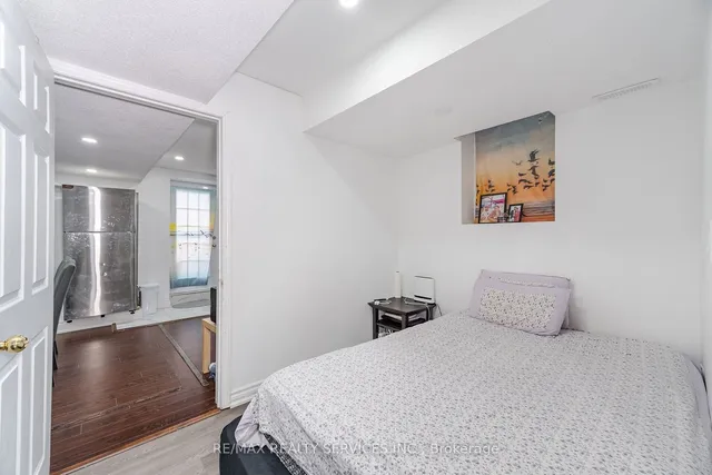 Additional image 29 of 46 Hollowgrove Blvd