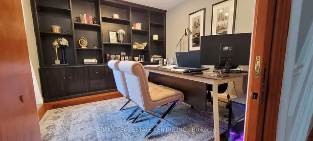 Additional image 9 of 2010 Cameron Dr