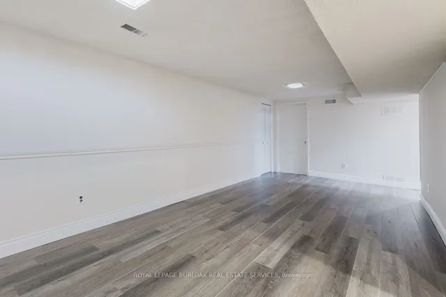 Additional image 27 of 2241 Melanie Crt