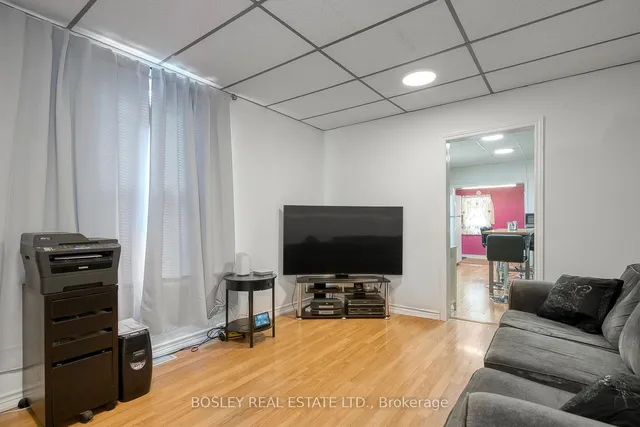 Additional image 11 of 94 Saint Clarens Ave