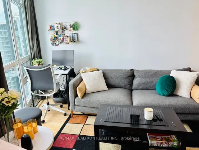 Additional image 10 of 231 Fort York Blvd Unit 1410