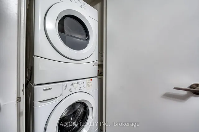 Additional image 22 of 181 Village Green Sq Unit 1113