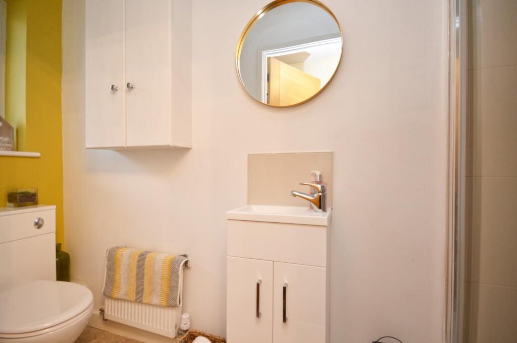 Additional image 4 of Hillview Close, Kingswood