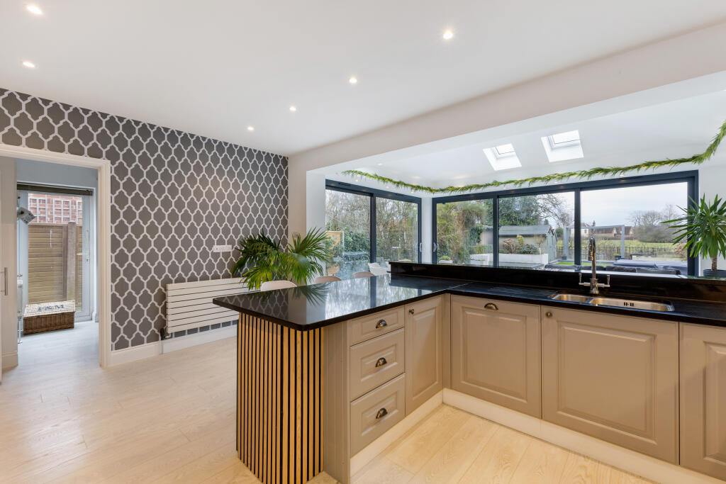 Additional image 8 of Station Road, Welham Green, AL9