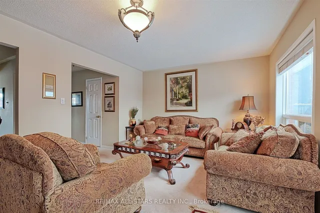 Additional image 7 of 50 Markham Rd Unit 15