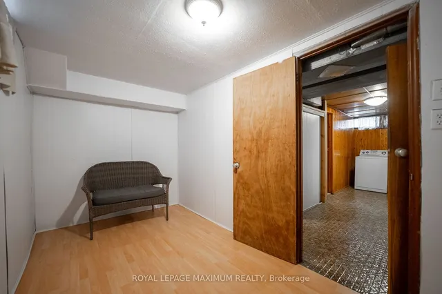 Additional image 28 of 30 Moncrieff Dr