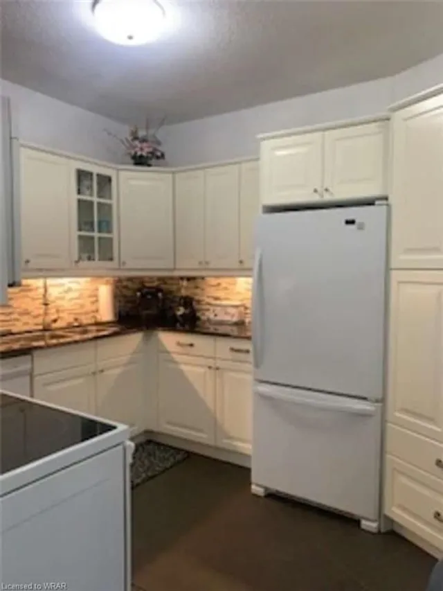 Additional image 25 of 5250 Lakeshore Rd Unit 201