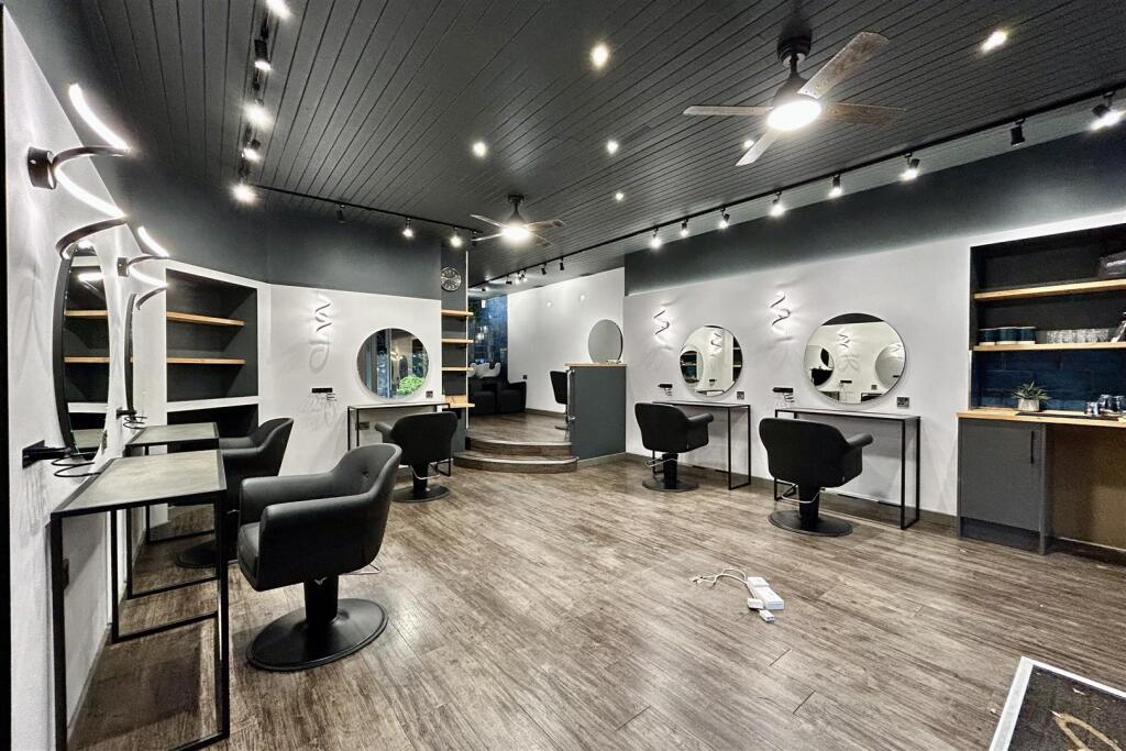 Additional image 2 of Prime Retail/Salon Space in Clevedon’s Victorian Hill Road