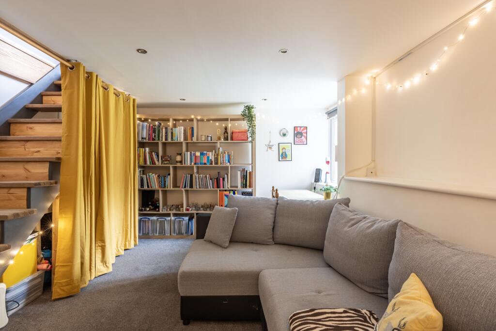 Additional image 18 of Flat 1, 6 Landemann Circus, Weston-super-Mare