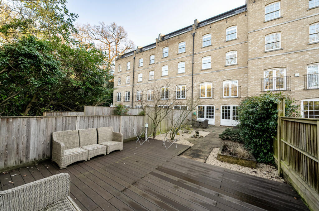 Additional image 28 of Woodclyffe Drive, Chislehurst, Kent, BR7