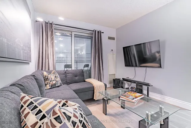 Additional image 14 of 250 Wellington St Unit 428