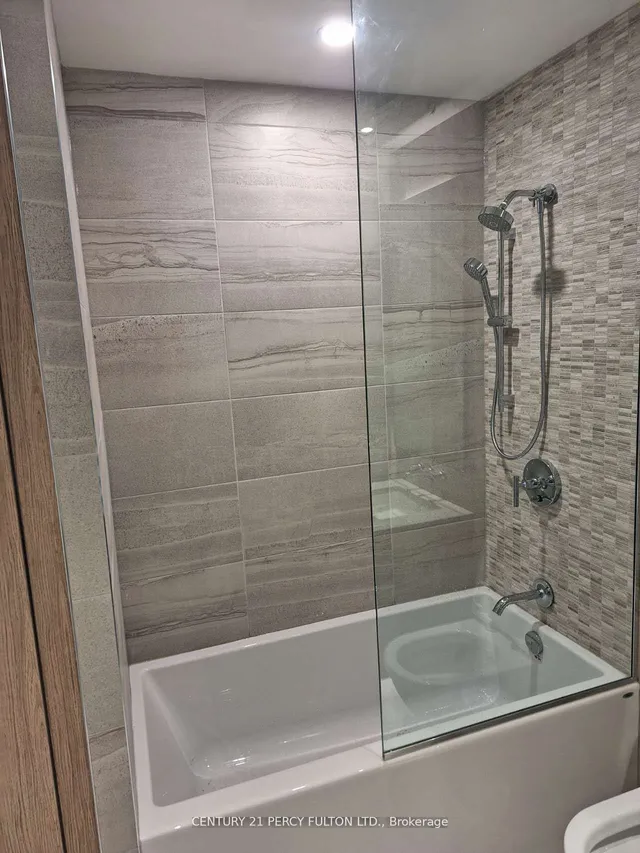 Additional image 11 of 81 Wellesley St Unit 904