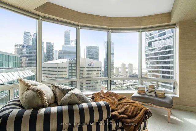 Additional image 30 of 33 University Ave Unit LPH 2701